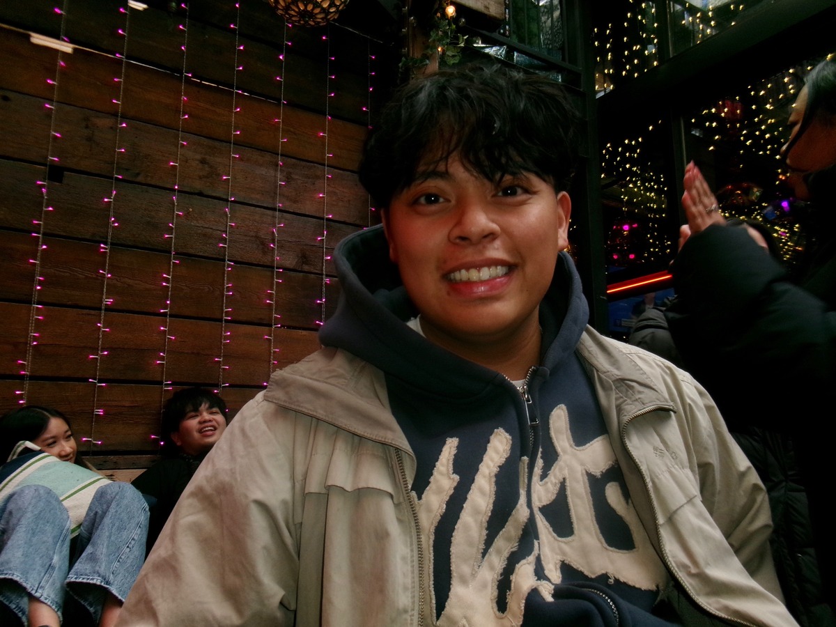 Head and shoulder photo